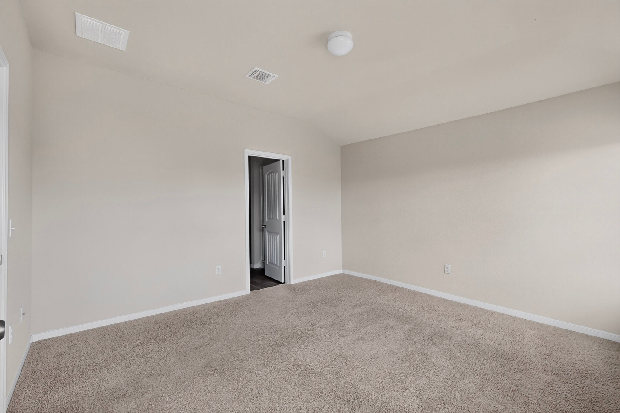 Building Photo - 402 Pentire Way