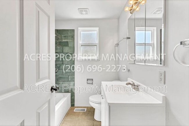 Building Photo - 15515 Stone Ave N