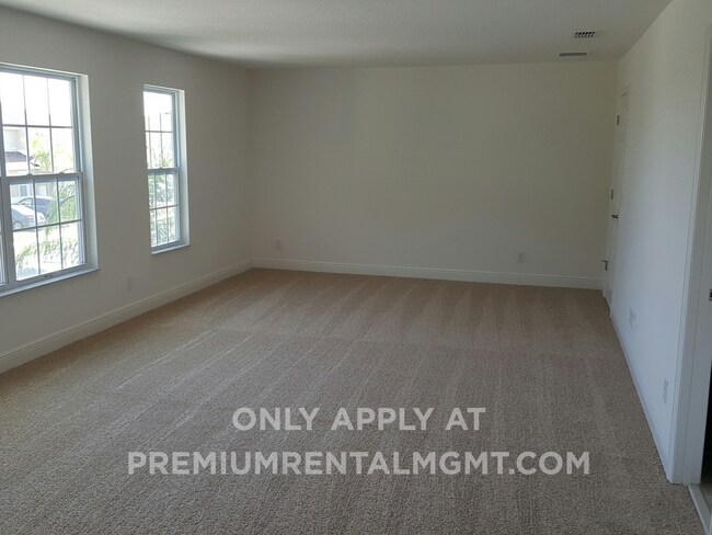 Building Photo - 1065 Vinsetta Cir