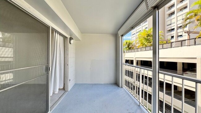 Building Photo - 1658 Liholiho St