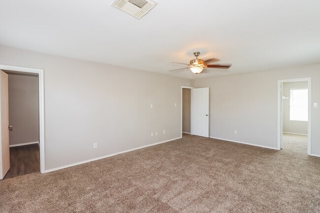 Building Photo - 5018 Cottage Creek Ln