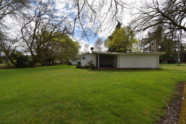 Building Photo - 34885 Lake Creek Dr