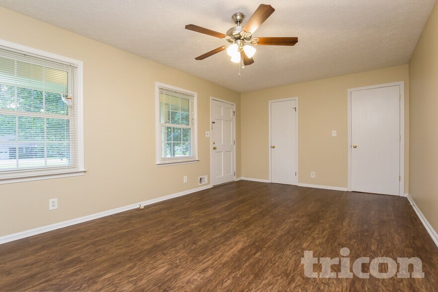 Building Photo - 2807 Alamo Pl