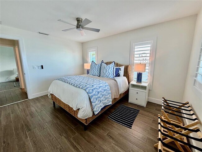 Building Photo - 980 Boca Ciega Isle Dr