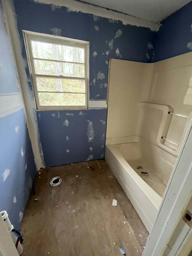 Building Photo - 142 Co Rd 771