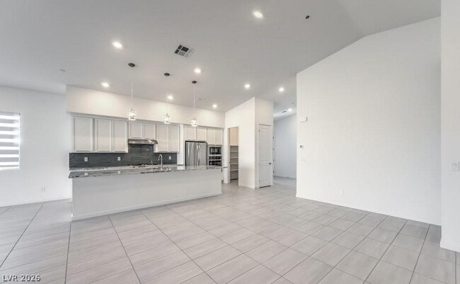 Building Photo - 11836 Star Grass Ave