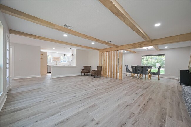 Building Photo - 3 Roserush Ct