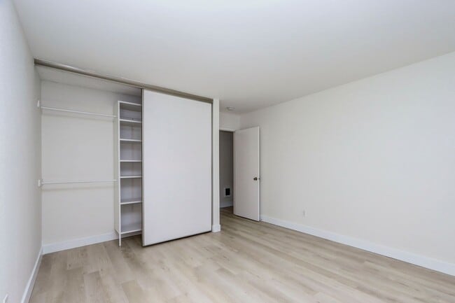 Building Photo - 845 Woodside Way