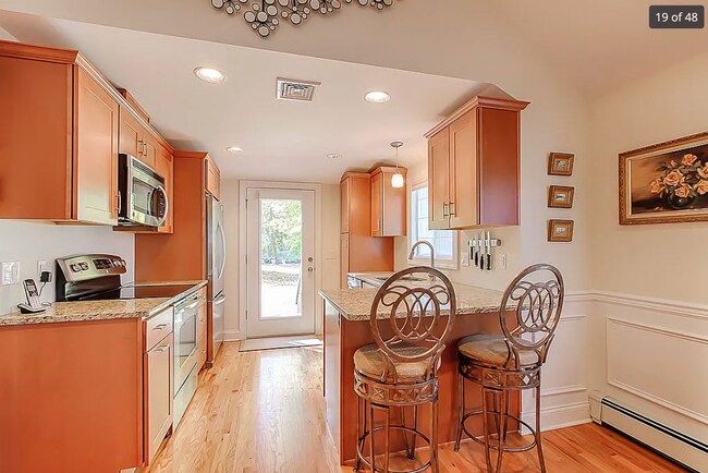 Building Photo - 5 Augusta St