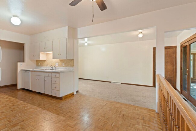 Building Photo - Charming 3BR, 2,200 Sq Ft SFR in Broomfield