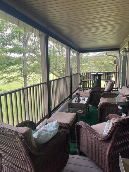 Building Photo - 115 Saint Clair Ct