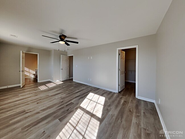 Building Photo - 2644 Jordan Ridge Dr
