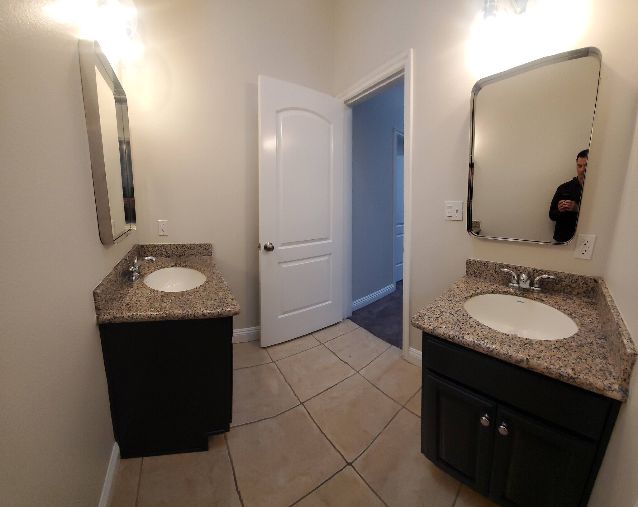 Building Photo - 1614 W 146th St