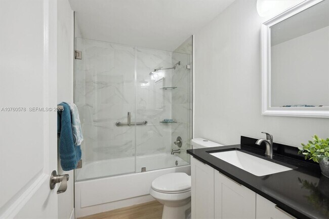 Building Photo - 3505 S Ocean Dr