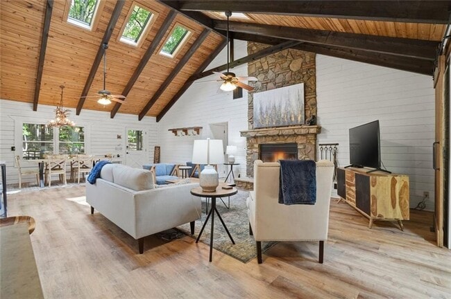 Building Photo - 64 Paddock Wy