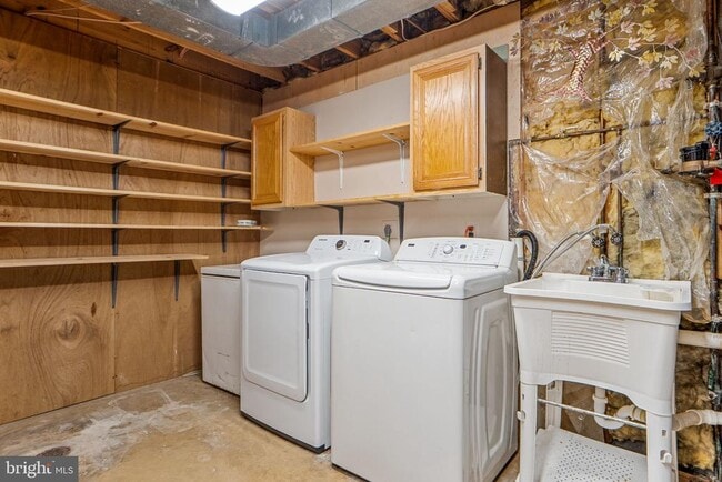 Building Photo - 6361 Woodland Ridge Ct