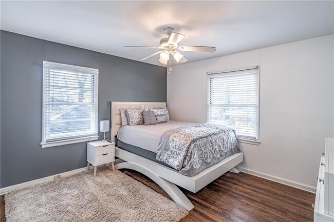 Building Photo - 2456 Harwood Dr