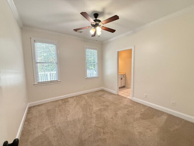 Building Photo - This beautiful brick home is located in Villa Rica and includes 6 bedrooms and 4.5 bath!