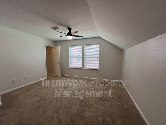 Building Photo - 162 Basket Grass Ln