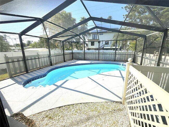 Building Photo - 225 Cevera Rd