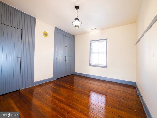 Building Photo - 703 S Loudoun St