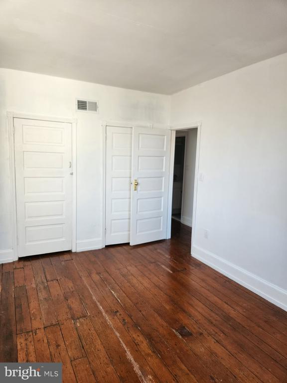 Building Photo - 626 S 10th St