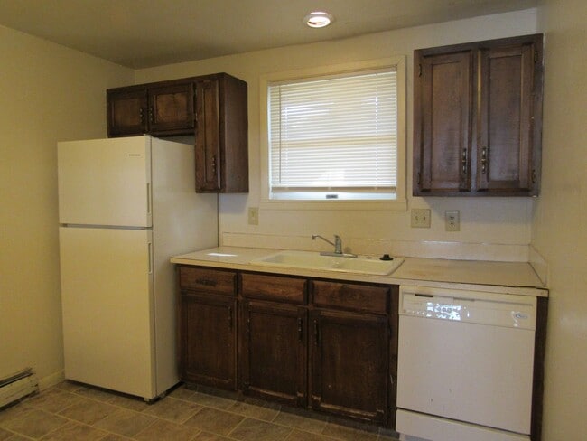 Building Photo - Affordable 2 Bedroom Apartment
