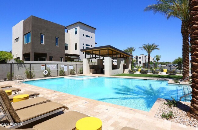 Building Photo - 6931 E Orion Dr