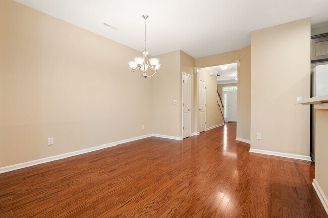 Building Photo - Renovated Cary Townhome | 3BR + Garage | Near RTP & RDU