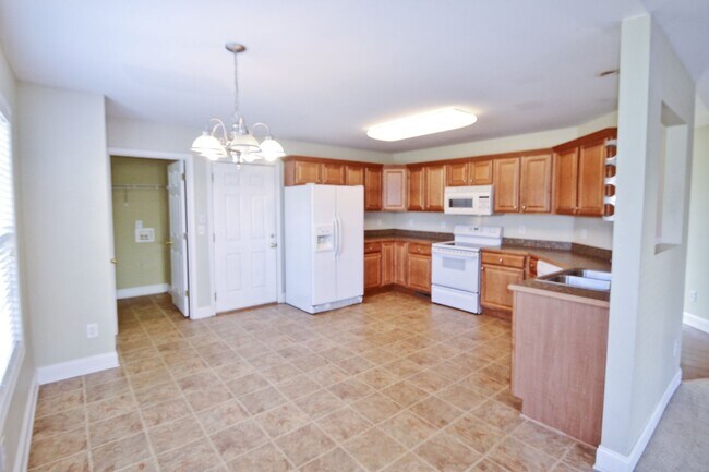 Building Photo - 1491 Mayfair Dr