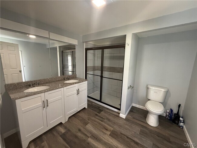 Building Photo - 417 Franklin St