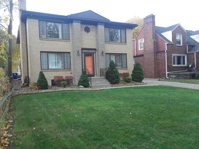 Building Photo - 53 Arlington Rd