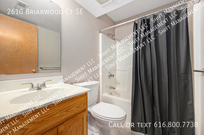 Building Photo - 2610 Briarwood Ct SE