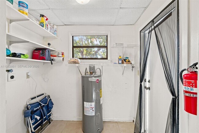 Building Photo - 206 SE 5th St