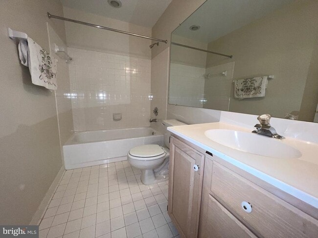 Building Photo - 2104 Patty Ln