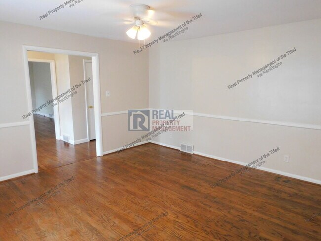 Building Photo - 604 Pineburr Rd