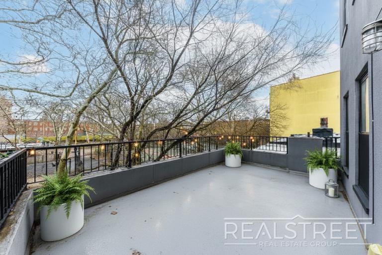 Building Photo - Stunning Renovated 2BR in Bushwick with Private Roof Deck!