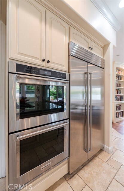 Building Photo - 880 11th St