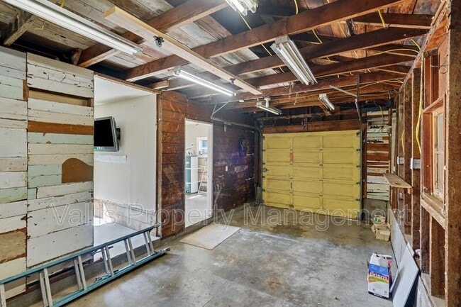 Building Photo - 2350 Cottage St SE