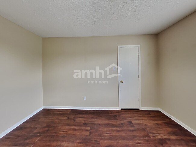 Building Photo - 201 Mammoth Springs Ln