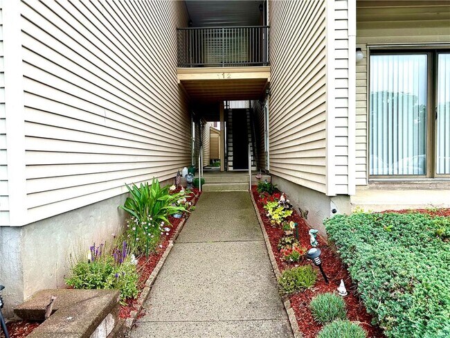 Building Photo - 112 Cartwheel Ct
