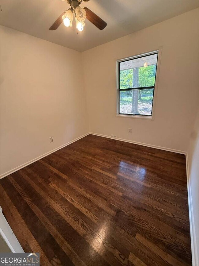 Building Photo - 480 Evergreen Dr