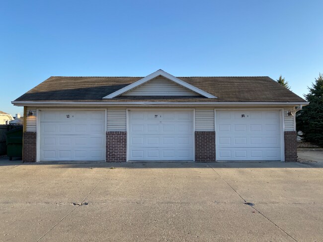 Building Photo - 1439 Prairie Dr