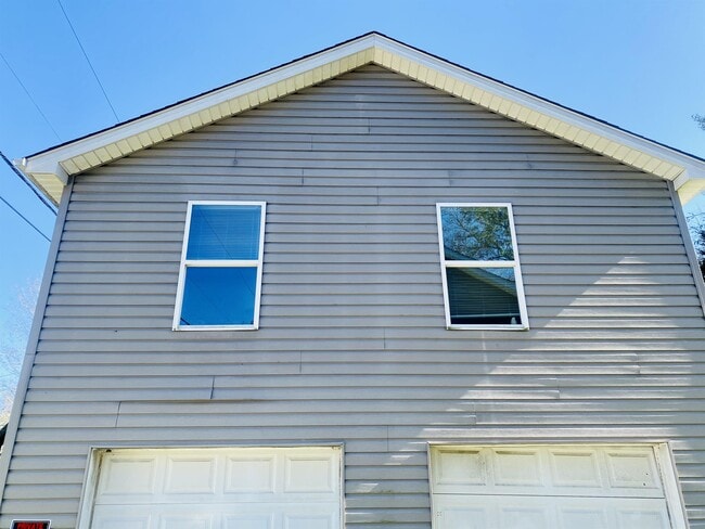Building Photo - 424 Caribou Rd