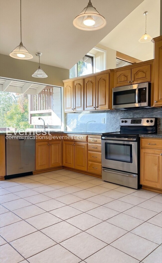 Building Photo - 4-Bed/2.5-Bath Home/ Voucher Accepted/ Available Soon!