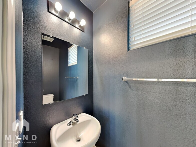 Building Photo - 6773 Winding Wood St