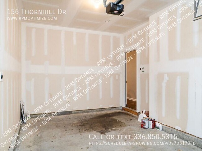 Building Photo - 156 Thornhill Dr