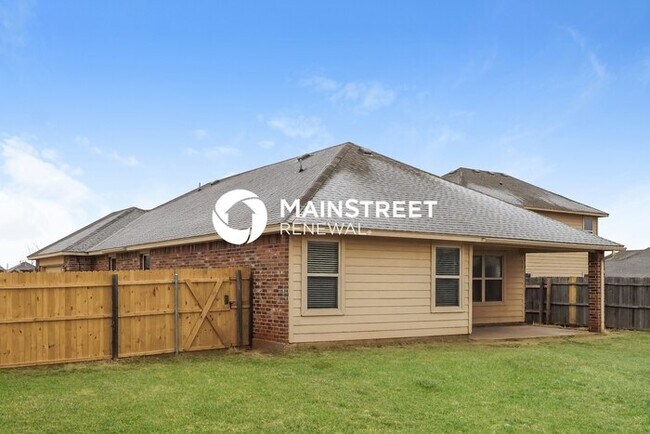 Building Photo - 3 Bedroom Pet-Friendly Home in Mustang, OK with Main Street Renewal