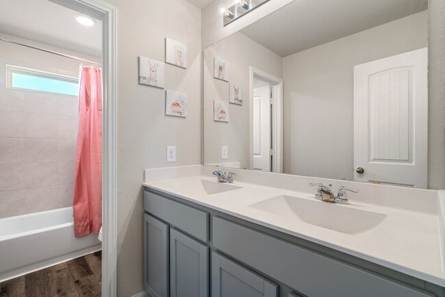Building Photo - 2576 Westslope Dr