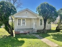 Building Photo - 631 W 19th